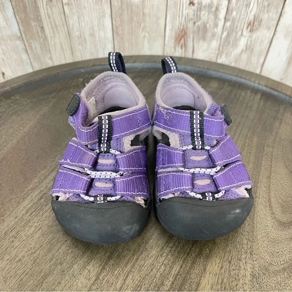 Keen Newport H2 Waterproof Sandals Size 4